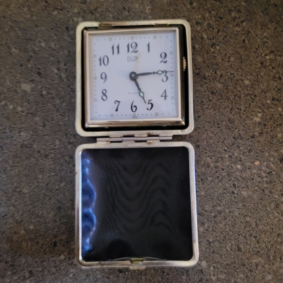 Vintage 60's Elgin Black Travel Alarm Clock - Picture 2 of 5